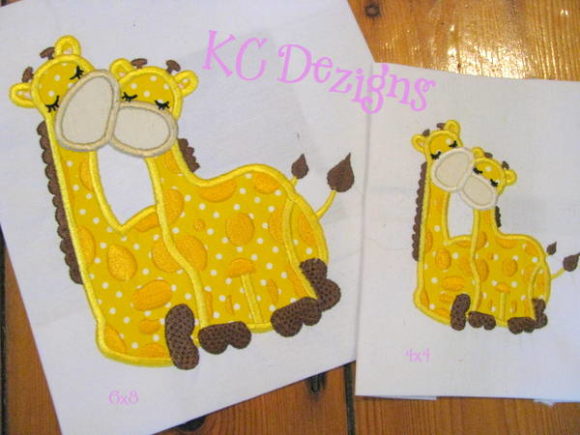 Giraffe Love Applique Design